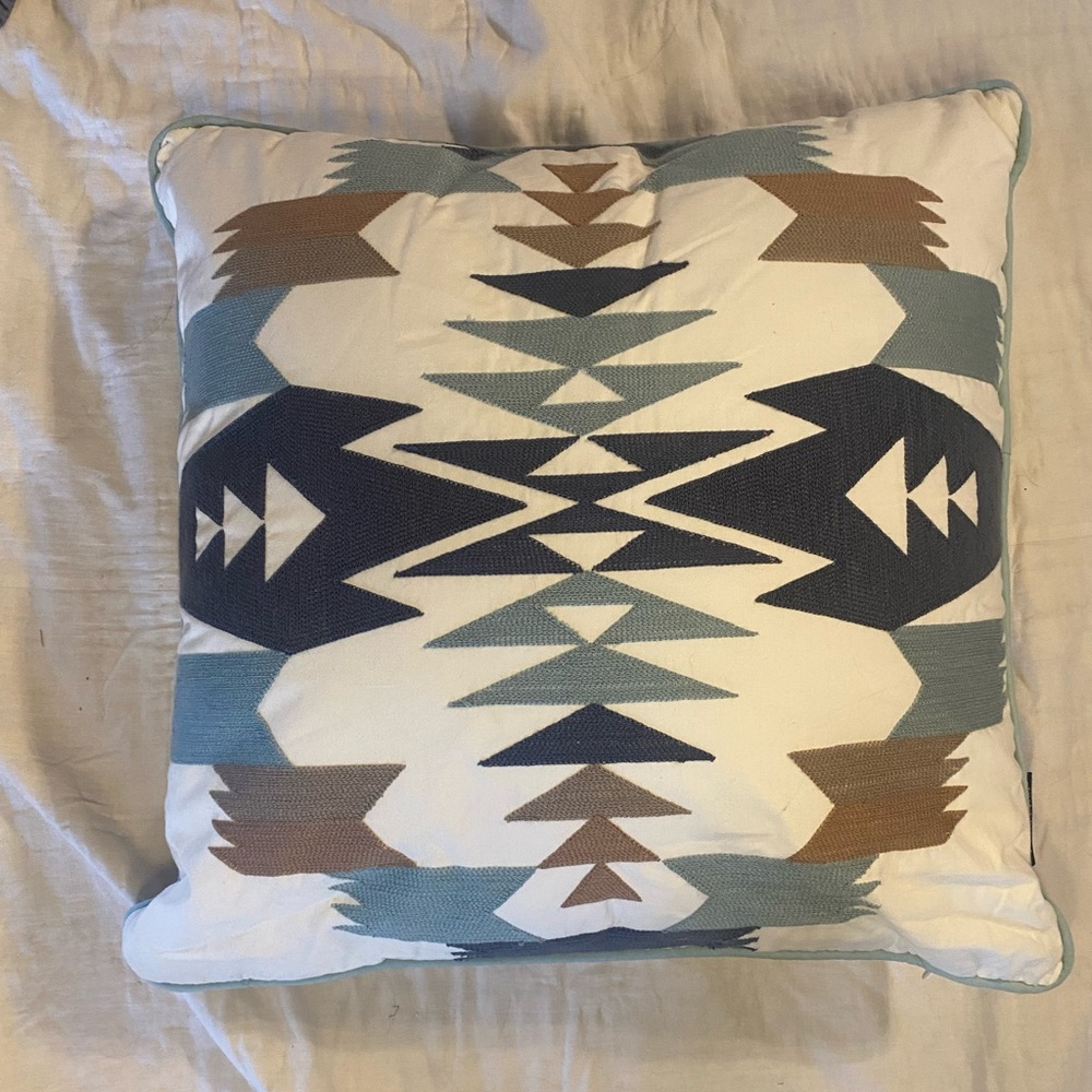 Pendleton throw pillow. Excellent Condition